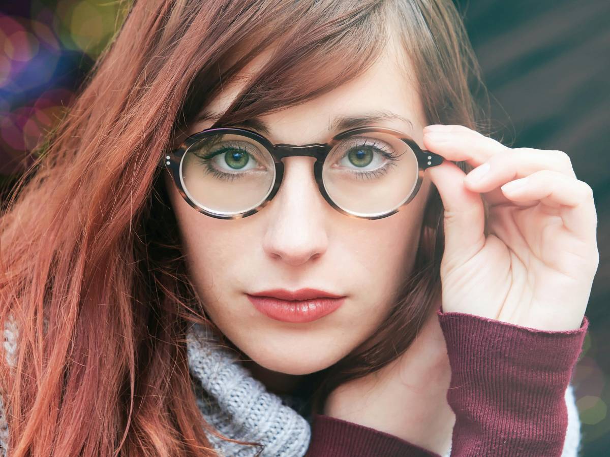 Occhiali, come scegliere la montatura giusta? Le 4 regole guida