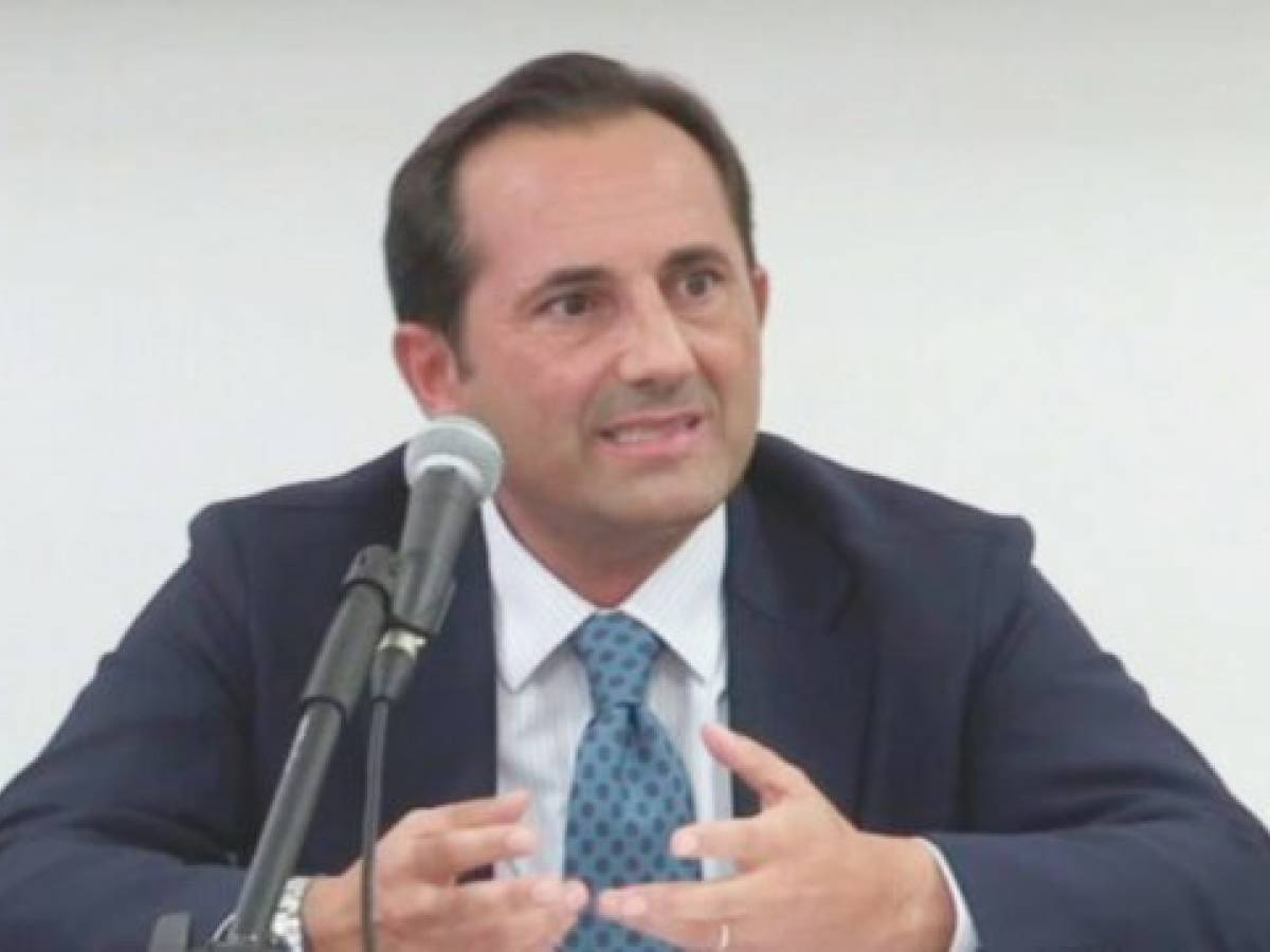 Dava la caccia alle talpe di "Report": costretto alle dimissioni il segretario generale