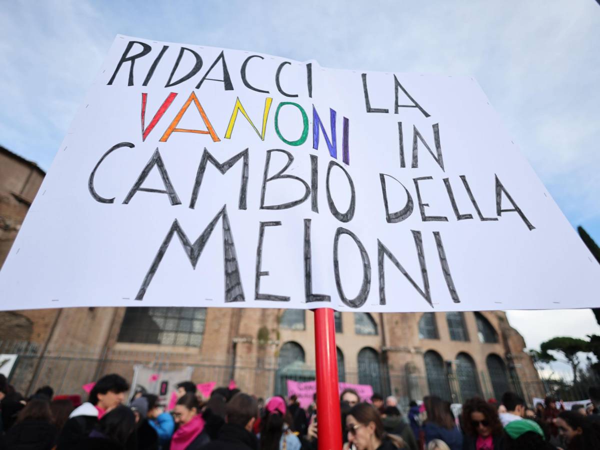 "Ridacci la Vanoni in cambio della Meloni". Lo sfregio trans contro il premier "Ridacci la Vanoni in cambio della Meloni". Lo sfregio trans contro il premier