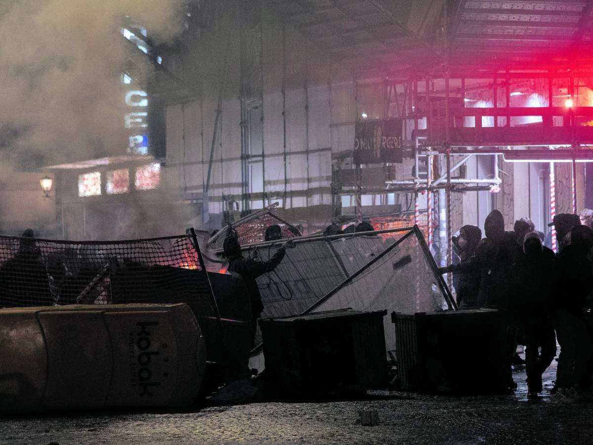 "Il Viminale paghi i danni". Ma i violenti sono loro amici "Il Viminale paghi i danni". Ma i violenti sono loro amici