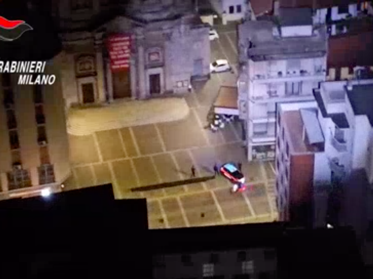 Provocano un incidente a Trezzano sul Naviglio e scappano. Arrestati due marocchini Provocano un incidente a Trezzano sul Naviglio e scappano. Arrestati due marocchini