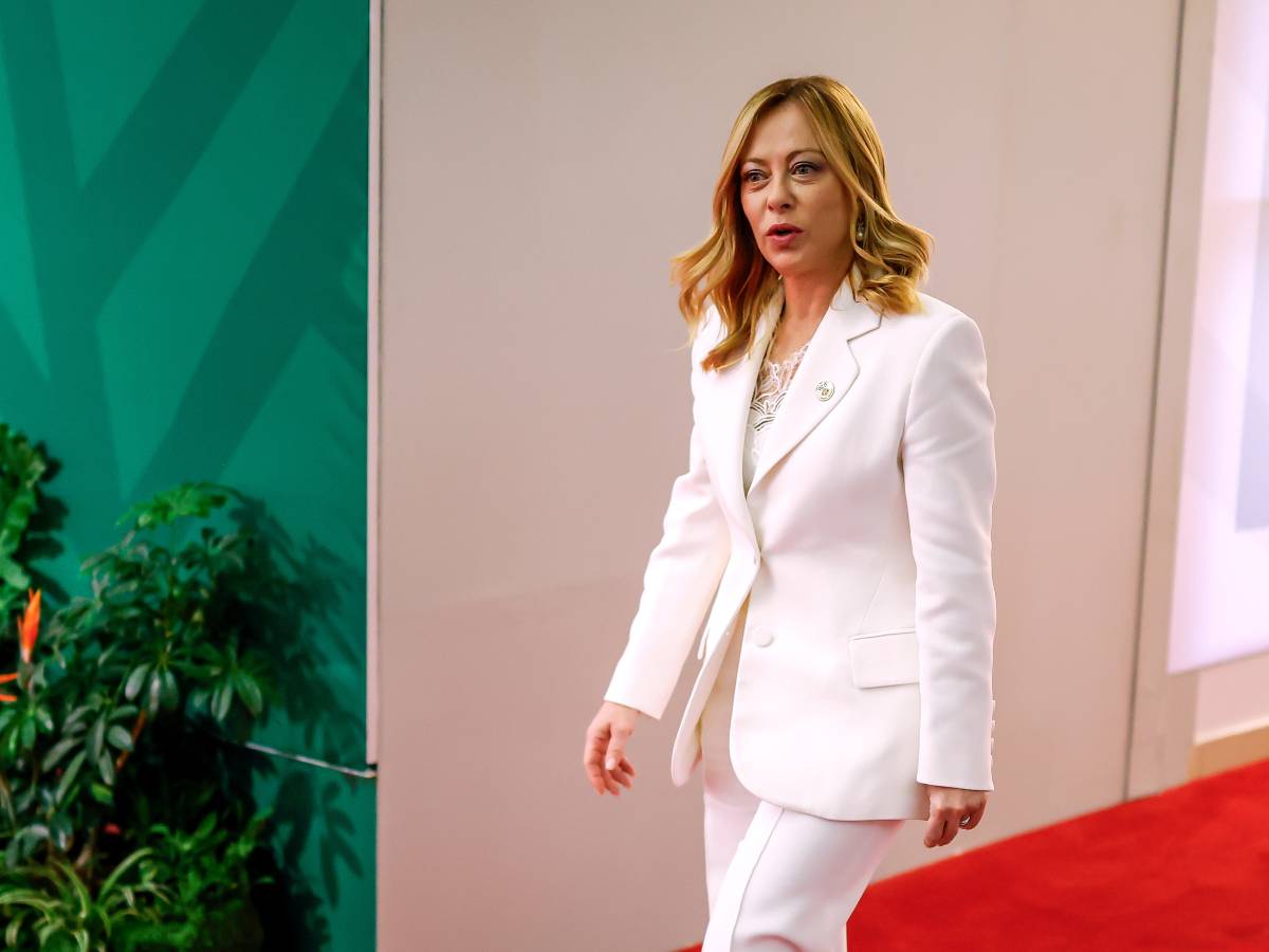 Meloni chiama Trump. "Putin dia un segnale con il cessate il fuoco" Meloni chiama Trump. "Putin dia un segnale con il cessate il fuoco"