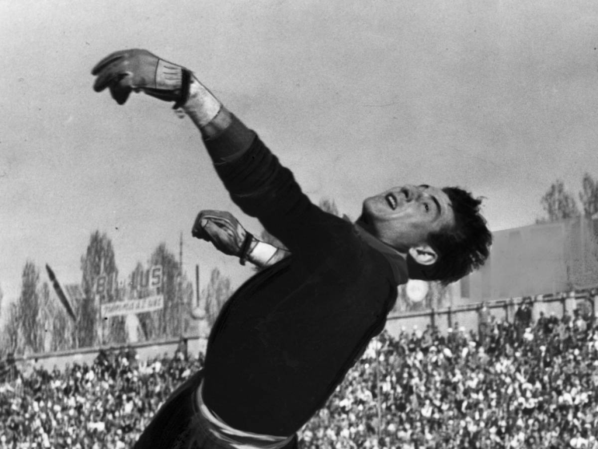 addio a lorenzo buffon storico portiere del milan degli anni 50 da Ilgiornale.it addio a lorenzo buffon storico portiere del milan degli anni 50