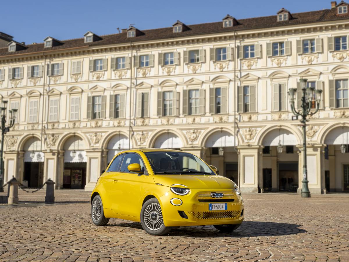 Nuova Fiat 500 Hybrid, guarda la gallery 11