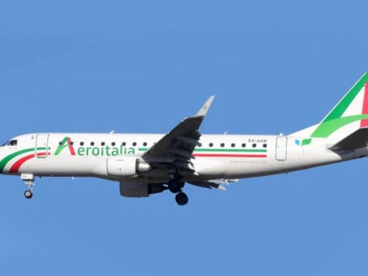 Il botto e la fiammata: volo Aeroitalia Linate Cagliari torna indietro Il botto e la fiammata: volo Aeroitalia Linate Cagliari torna indietro