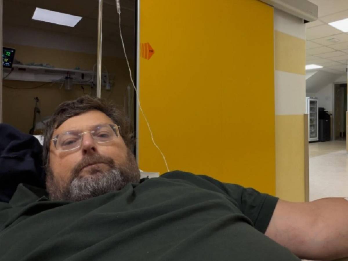 Mario Adinolfi di nuovo ricoverato in ospedale: "Questo 2025 va così. Speriamo niente di grave" Mario Adinolfi di nuovo ricoverato in ospedale: "Questo 2025 va così. Speriamo niente di grave"