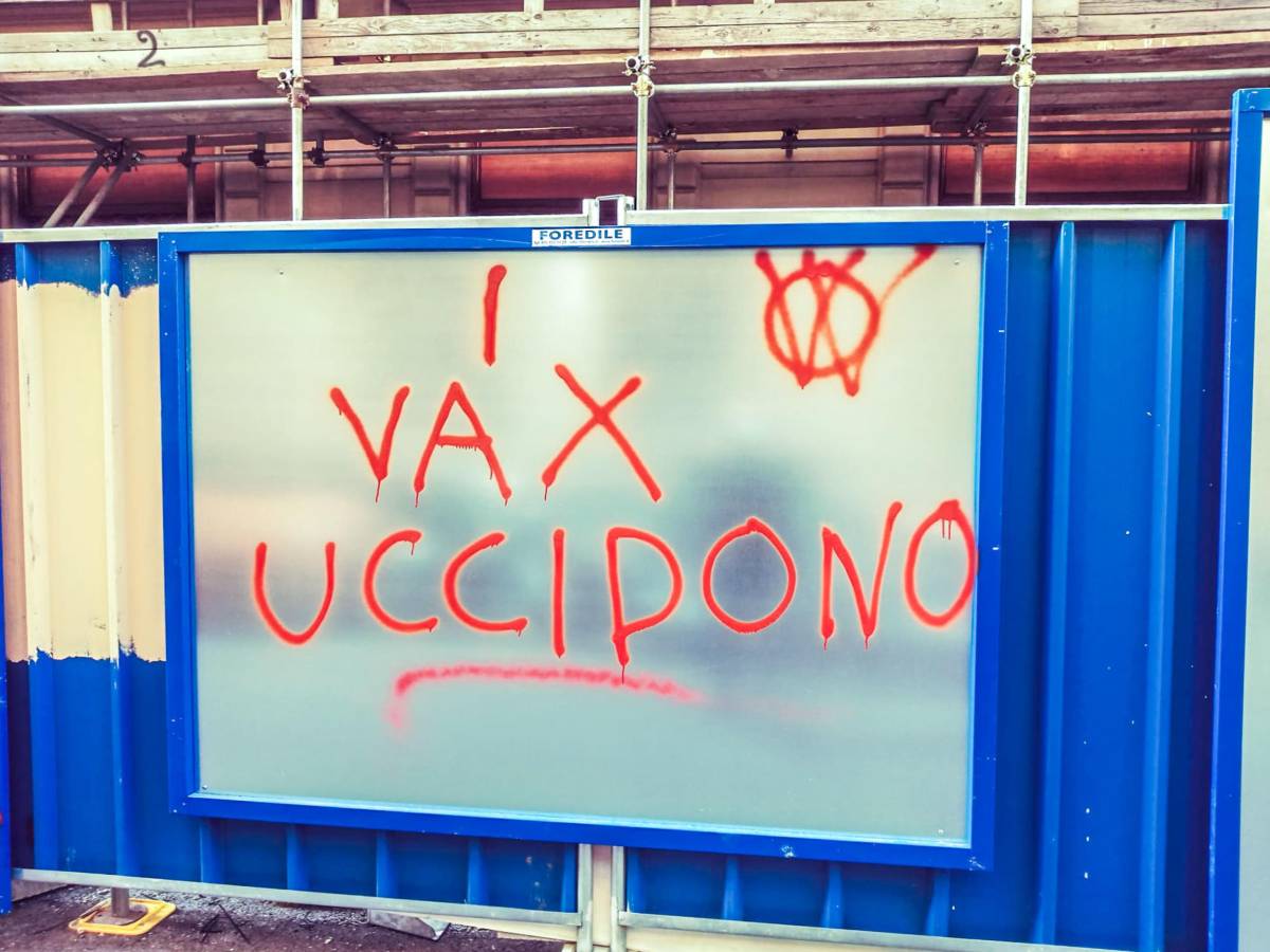 Così le convinzioni No Vax dei grillini bloccarono il Piano pandemico Così le convinzioni No Vax dei grillini bloccarono il Piano pandemico