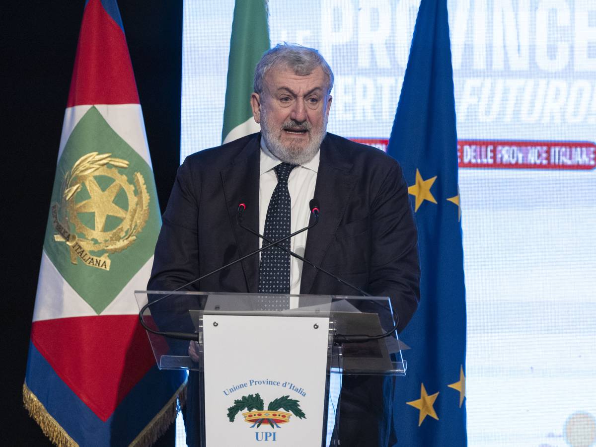 emiliano non vedo l ora di rimettere toga e andare in procura poi la bordata a decaro da Ilgiornale.it emiliano non vedo l ora di rimettere toga e andare in procura poi la bordata a decaro