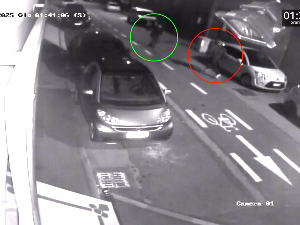 Omicidio di Collegno, il fidanzato dell’ex compagna della vittima ripreso dalle telecamere Omicidio di Collegno, il fidanzato dell’ex compagna della vittima ripreso dalle telecamere