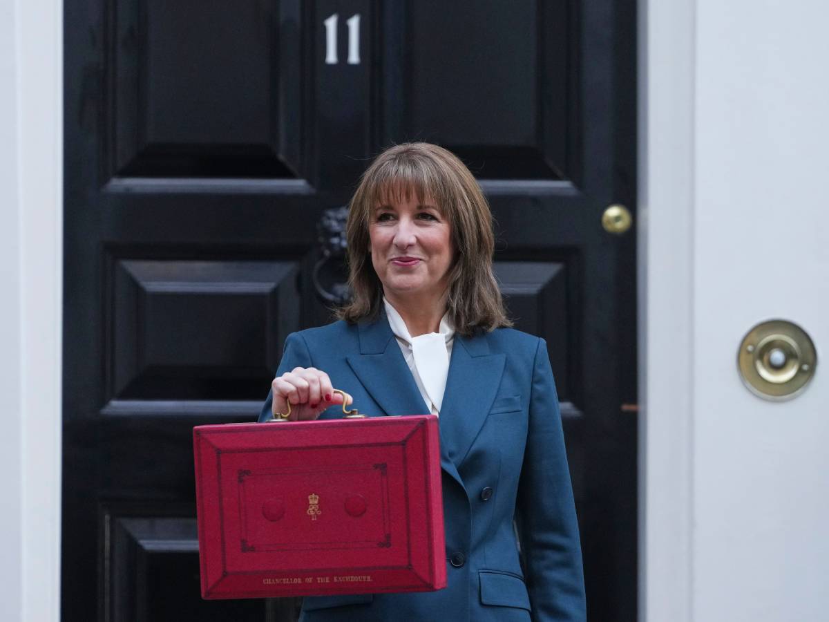 Boom di tasse e spesa pubblica: ecco la manovra "lacrime e sangue" del Regno Unito Boom di tasse e spesa pubblica: ecco la manovra "lacrime e sangue" del Regno Unito