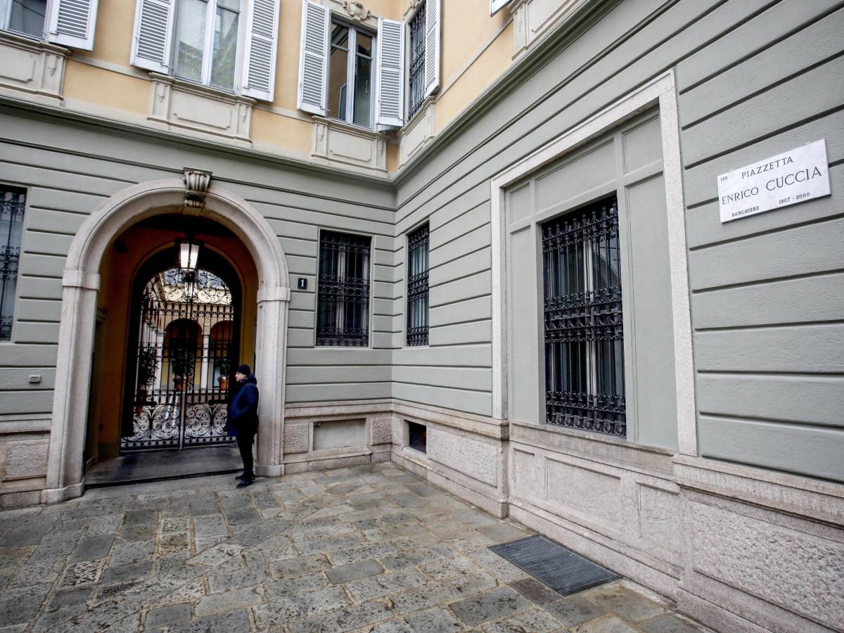 Mediobanca, i pm: "Si voleva pilotare la dismissione di Mps" Mediobanca, i pm: "Si voleva pilotare la dismissione di Mps"