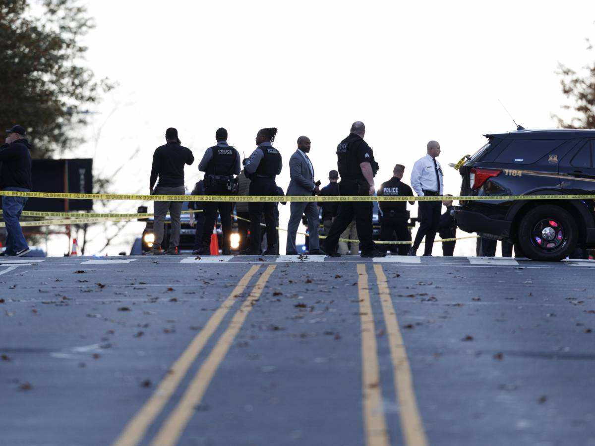 Morta una delle Guardie Nazionali colpita nella sparatoria vicino alla Casa Bianca. Trump: "L Morta una delle Guardie Nazionali colpita nella sparatoria vicino alla Casa Bianca. Trump: "L