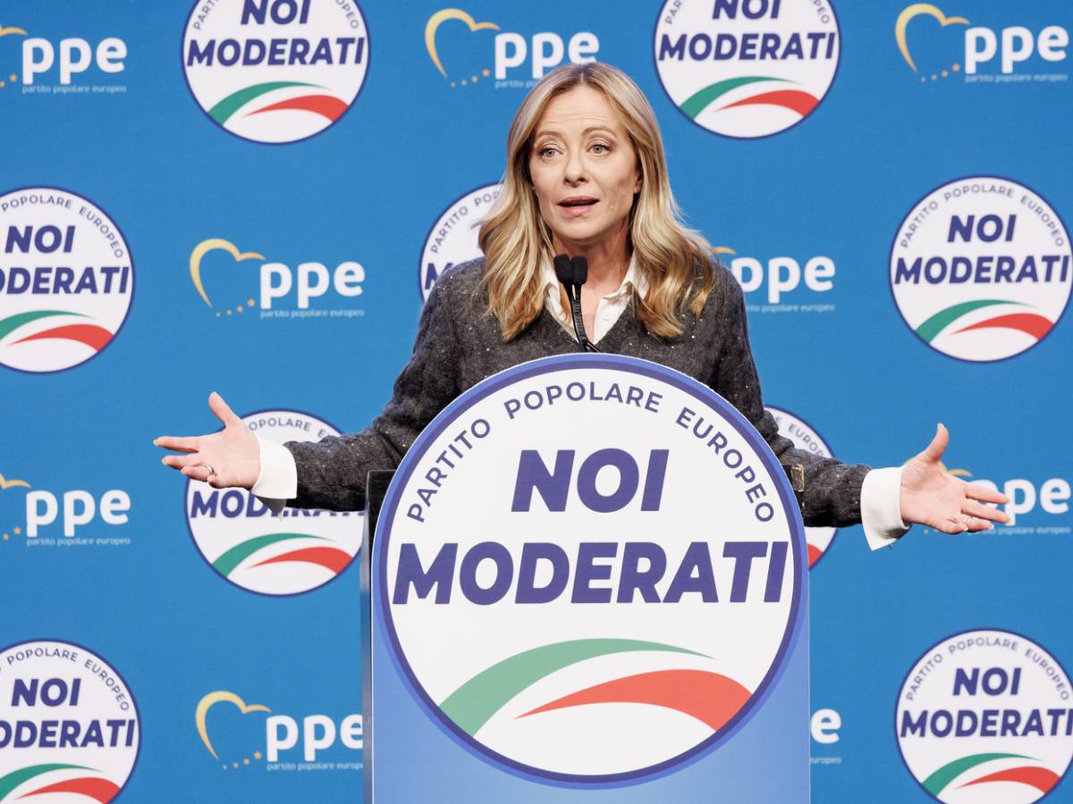 Meloni: "Il premierato assicura stabilità. Lo facciamo per tutti". Atreju, rissa Pd M5s