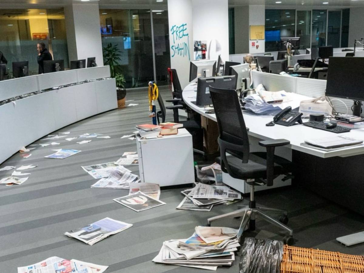 "Giornalista, ti ammazziamo". I cori durante l "Giornalista, ti ammazziamo". I cori durante l