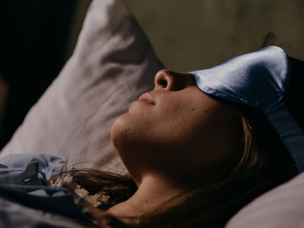 Dormire al buio protegge il cuore, cosa dice uno studio