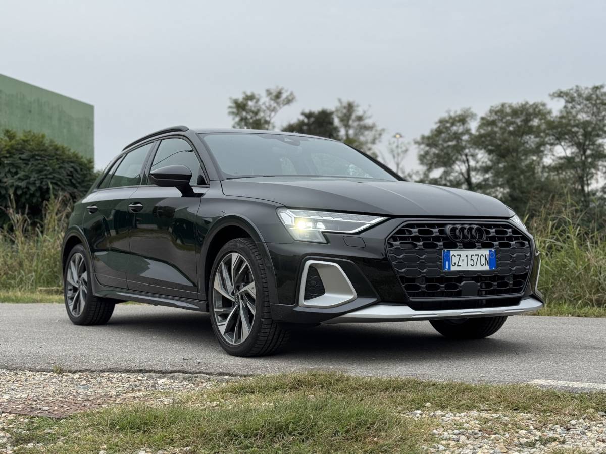 Audi A3 Allstreet: guarda la gallery della nuova compatta ibrida tedesca 5