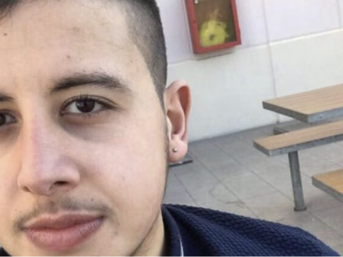 il telefono scomparso (e riapparso) e le ultime ore: giallo su Lorenzo De Tommaso, lo studente morto a Roma il telefono scomparso (e riapparso) e le ultime ore: giallo su Lorenzo De Tommaso, lo studente morto a Roma