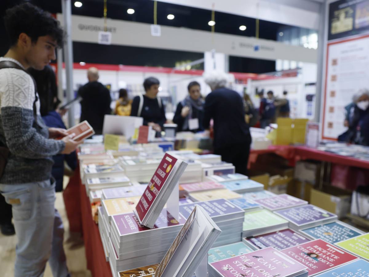 Scurati, Zerocalcare & Co. invocano la censura: “No a un editore fascista a Più libri più liberi”