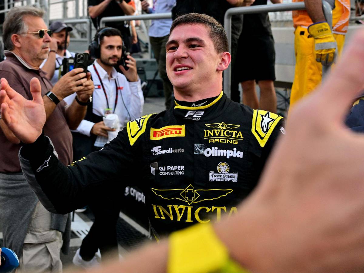 una mclaren per leo il piccolo senna che guida come prost