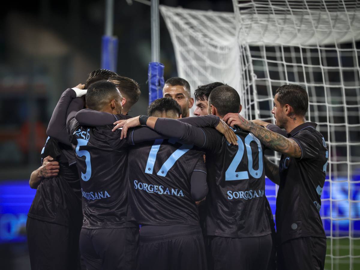 Coppa Italia, il Napoli supera il Cagliari ai rigori e vola ai quarti di finale