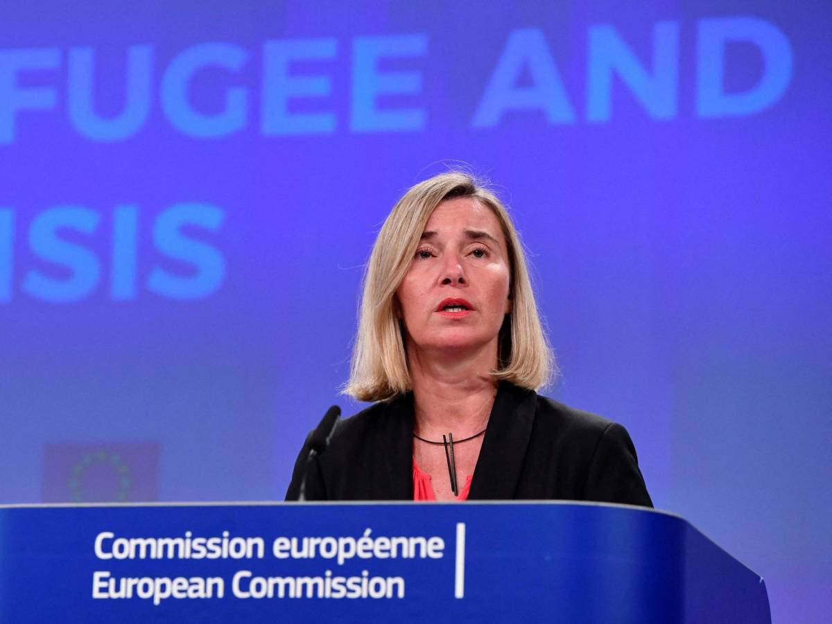 Mogherini e Sannino liberi. "Non c’è pericolo di fuga". Ma gli appalti li inguaiano Mogherini e Sannino liberi. "Non c’è pericolo di fuga". Ma gli appalti li inguaiano