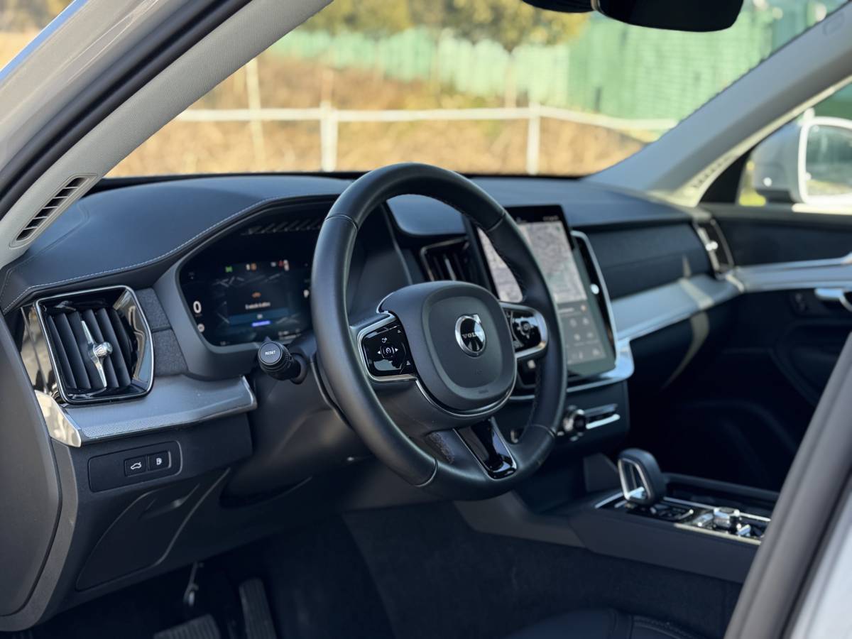 Volvo XC90: la gallery del nuovo SUV premium svedese, che comfort 15