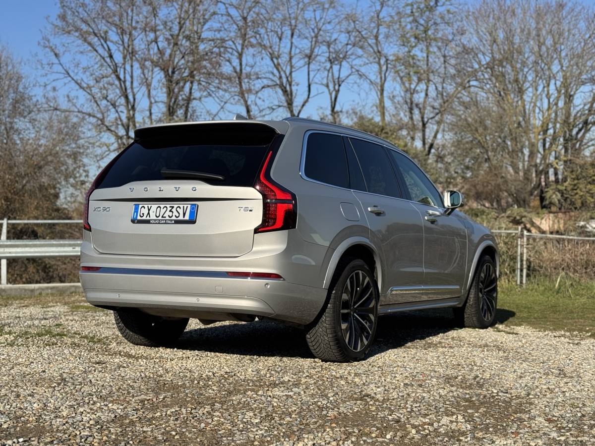 Volvo XC90: la gallery del nuovo SUV premium svedese, che comfort 7