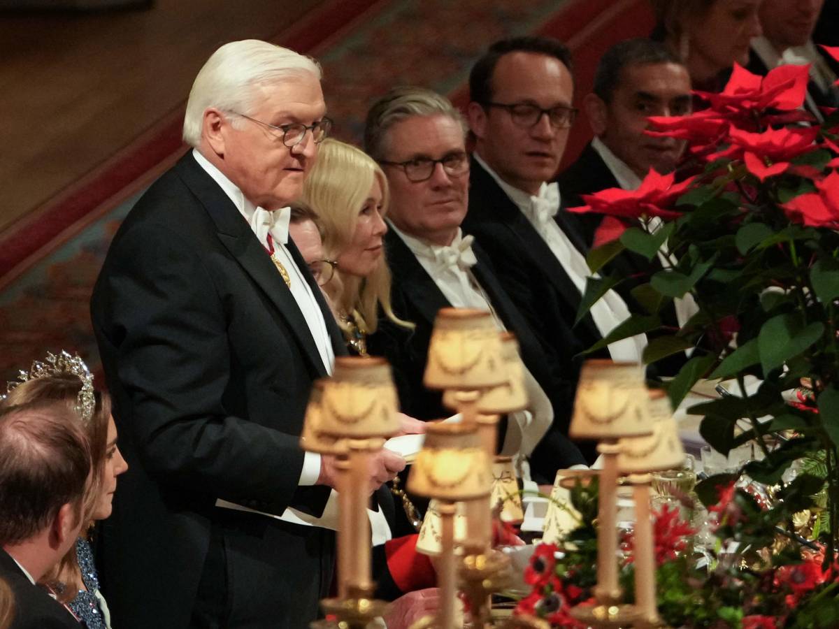 Serata di gala a Windsor, Claudia Schiffer lontana da William: ecco perché