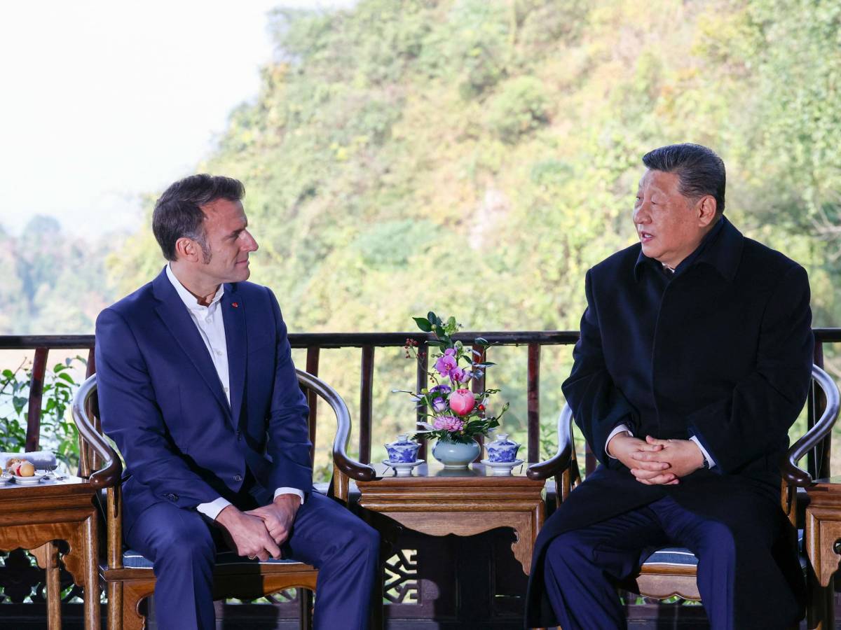 "Dazi se non riduce il deficit con l "Dazi se non riduce il deficit con l