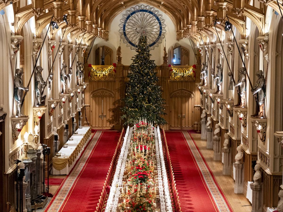 La storia nascosta dell’albero di Natale, la tiara di Kate e le radici della royal family La storia nascosta dell’albero di Natale, la tiara di Kate e le radici della royal family