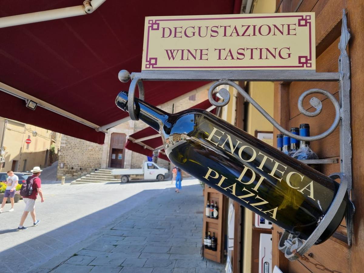 brunello di montalcino l8217annata 2021 232 fragrante definita e verticale