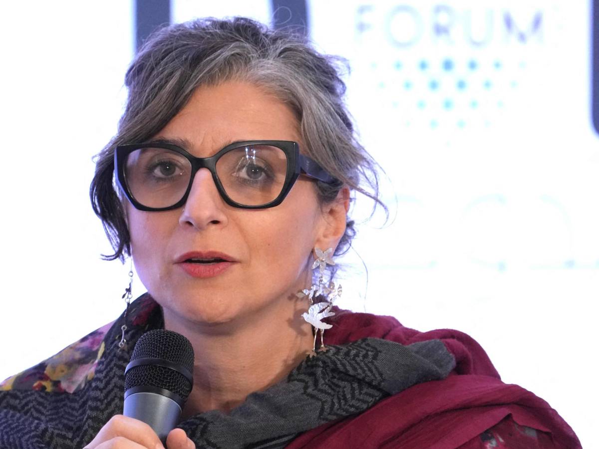 albanese reagisce cos236 al sondaggio che la stronca pagliacciate da Ilgiornale.it albanese reagisce cos236 al sondaggio che la stronca pagliacciate