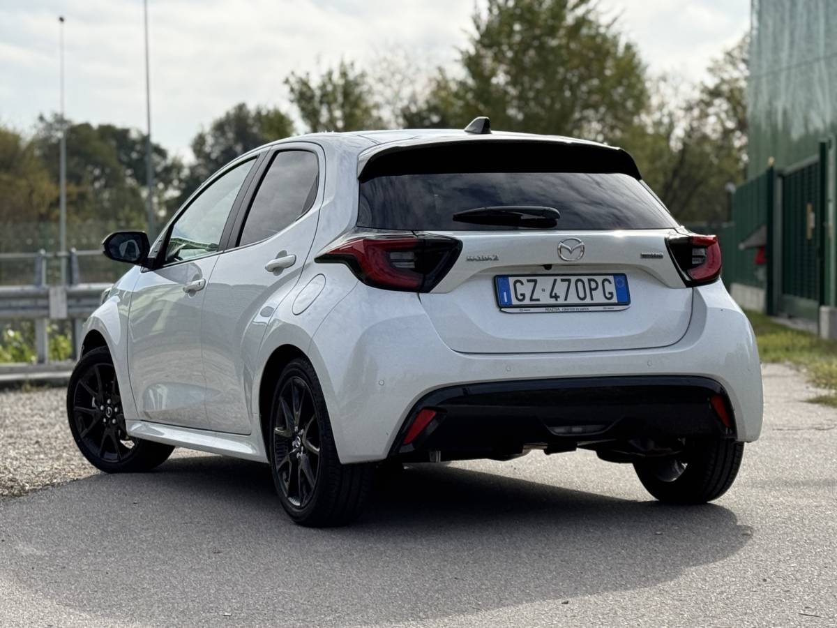 Mazda2 Hybrid 2025: mira la galería del super eficiente coche urbano japonés 6