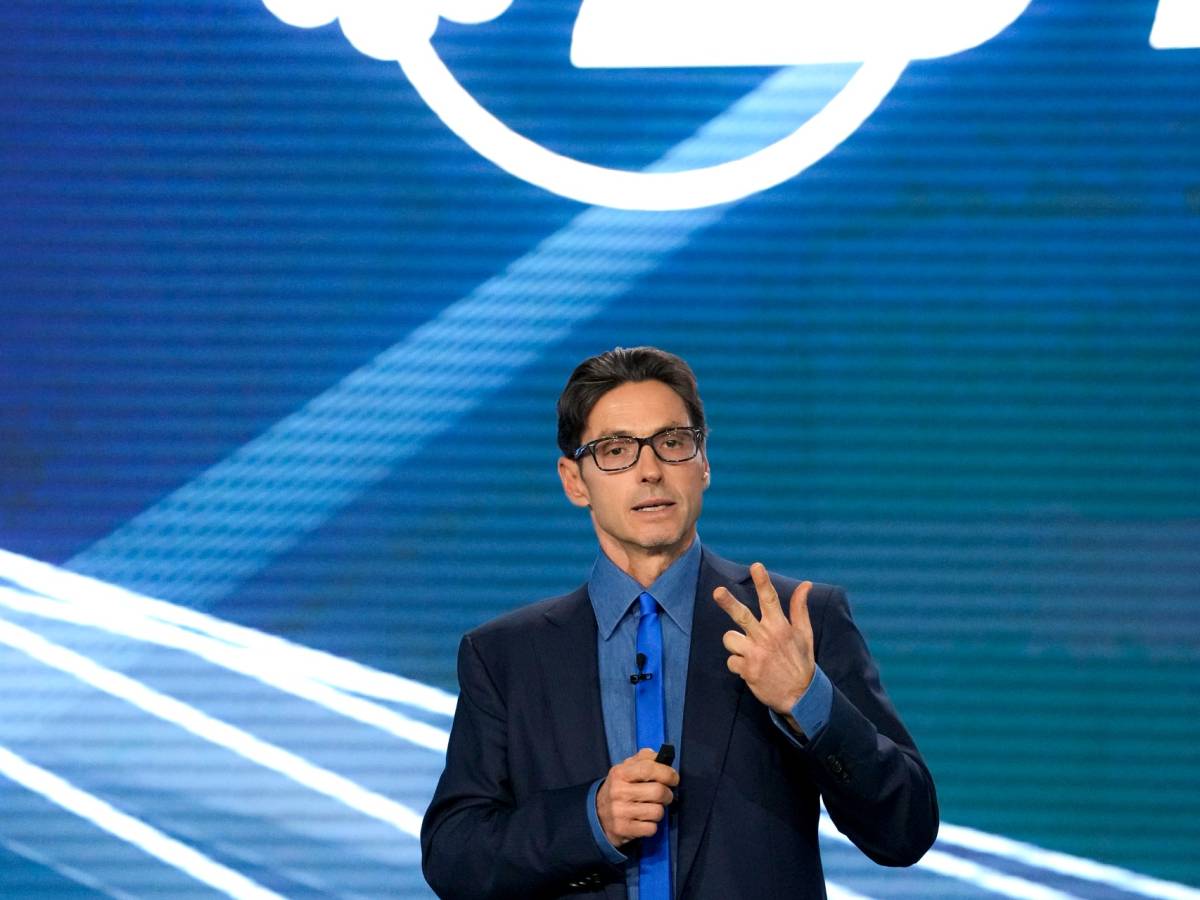 Berlusconi: "Con Gerry Scotti cambiamo Canale 5. Gf e L’Isola vanno ripensati"