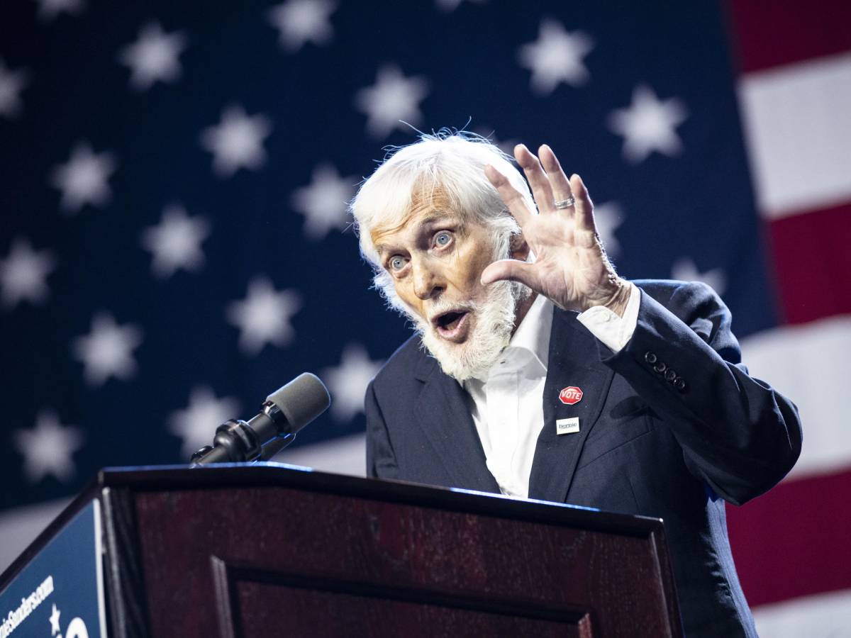 altri 100 di questi anni spazzacamino dick van dyke festeggia un secolo di cinema e tv da Ilgiornale.it altri 100 di questi anni spazzacamino dick van dyke festeggia un secolo di cinema e tv