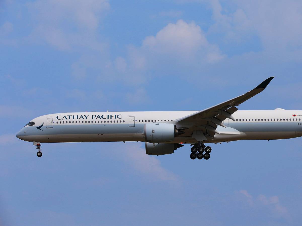 terrore in volo si alza e va ad aprire portellone dell aereo cos236 l equipaggio ha evitato la catastrofe da Ilgiornale.it terrore in volo si alza e va ad aprire portellone dell aereo cos236 l equipaggio ha evitato la catastrofe