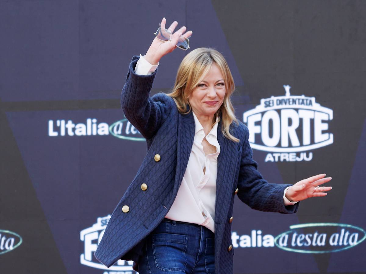 Meloni chiude Atreju tra gli applausi. Tajani: "Noi uniti", Salvini: "Non ci faranno litigare"