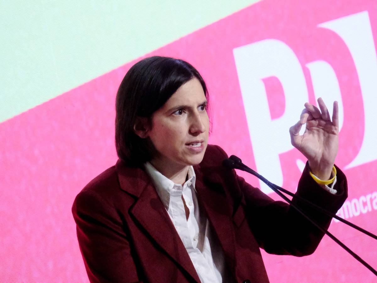 "Non siamo una kermesse". Schlein apre l "Non siamo una kermesse". Schlein apre l