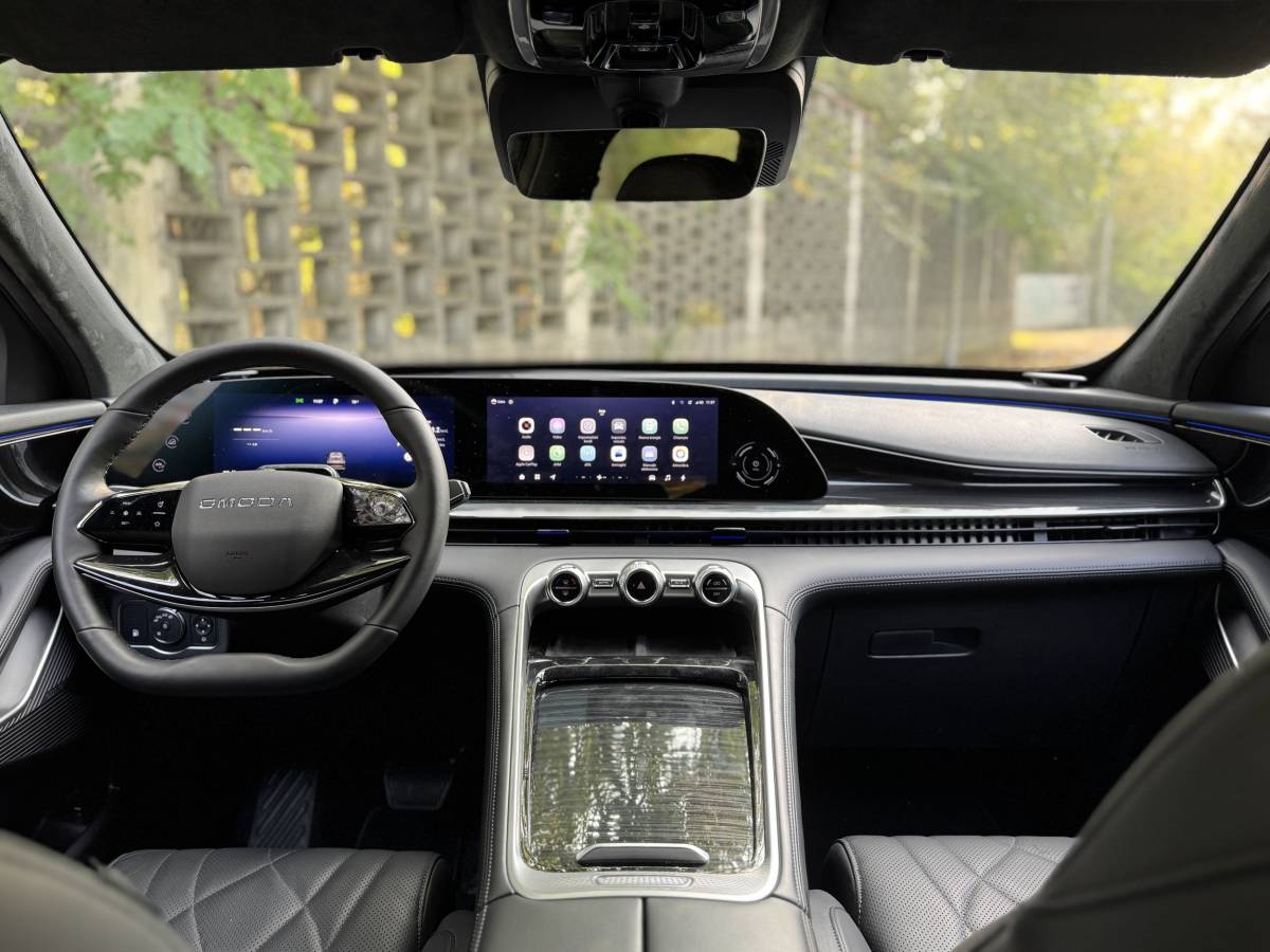 Omoda 9: guarda la gallery del nuovo maxi SUV ibrido cinese 11