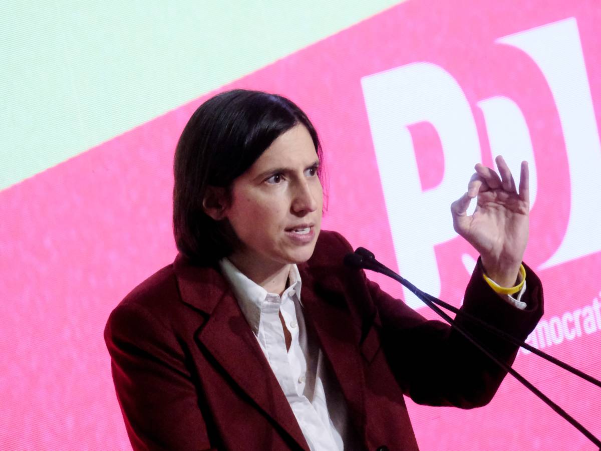 La realtà schiaffeggia Schlein, manette ai Pro Pal e Harvard: quindi, oggi... La realtà schiaffeggia Schlein, manette ai Pro Pal e Harvard: quindi, oggi...