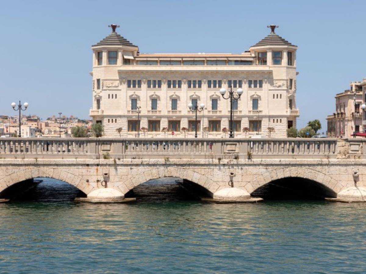 fiamma olimpica a siracusa l ortea palace la celebra con una mostra di cimeli da Ilgiornale.it fiamma olimpica a siracusa l ortea palace la celebra con una mostra di cimeli