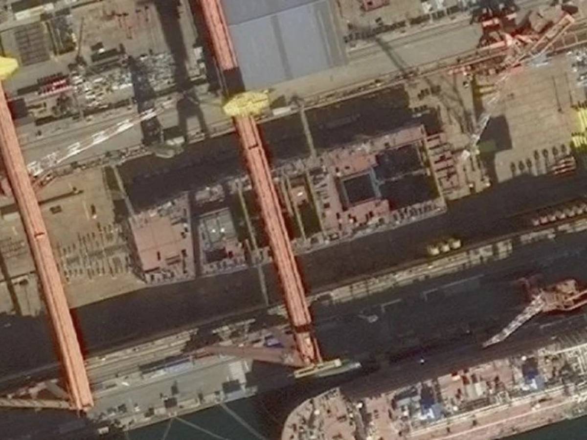 sta costruendo una portaerei a propulsione nucleare le immagini satellitari che incastarno la cina da Ilgiornale.it sta costruendo una portaerei a propulsione nucleare le immagini satellitari che incastarno la cina
