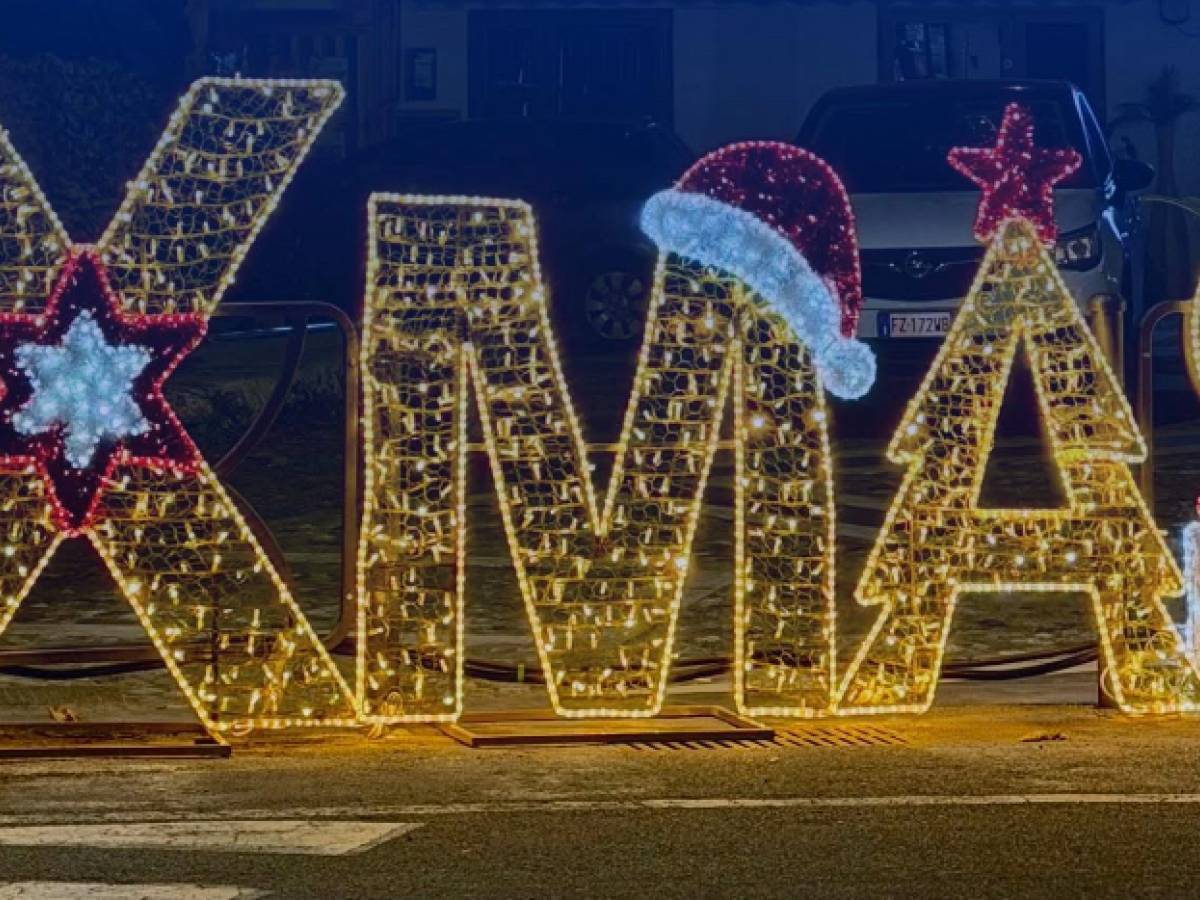 200 apologia di fascismo pure i partigiani contro la luminaria xmas da Ilgiornale.it 200 apologia di fascismo pure i partigiani contro la luminaria xmas