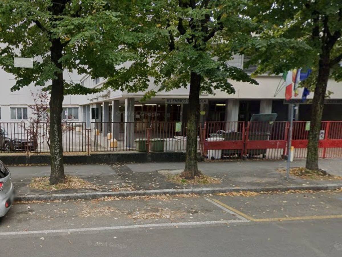 studente accoltellato all uscita dal liceo nel milanese da Ilgiornale.it studente accoltellato all uscita dal liceo nel milanese