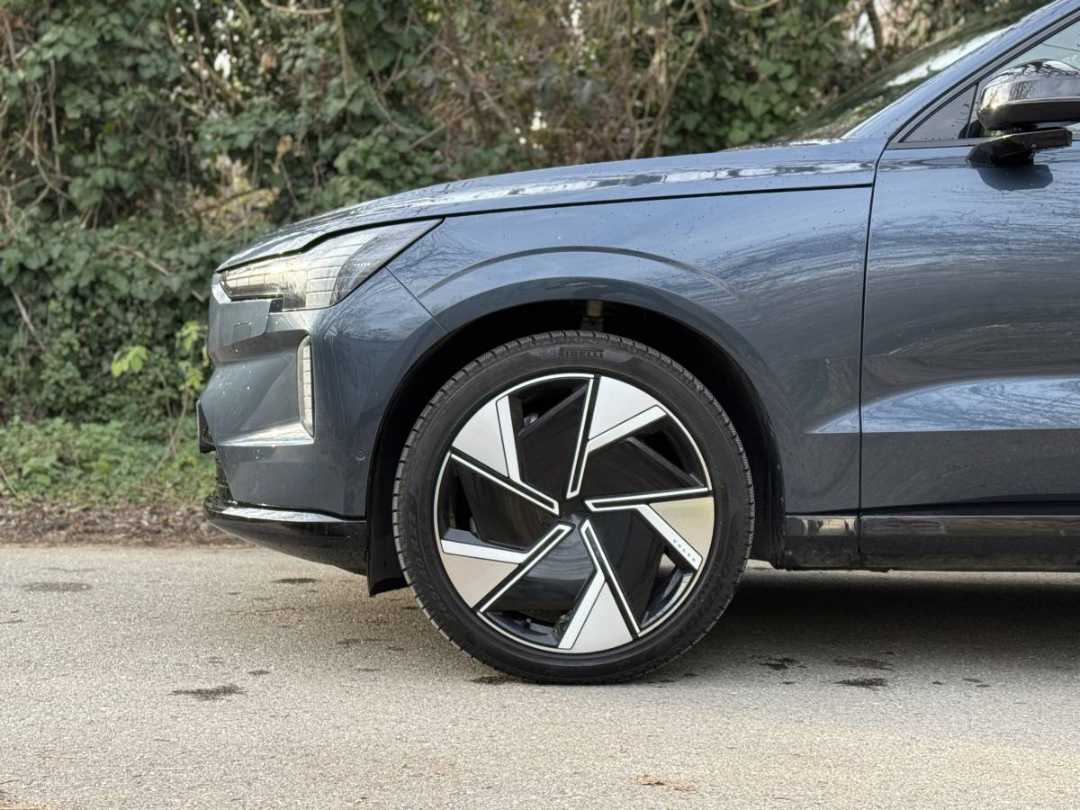 Volvo EX90, la gallery del nuovo SUV elettrico dall'incredibile comfort 11