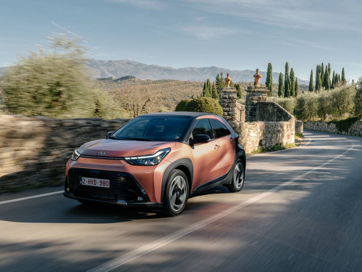 Nuova Toyota Aygo X Hybrid: guarda la gallery 8