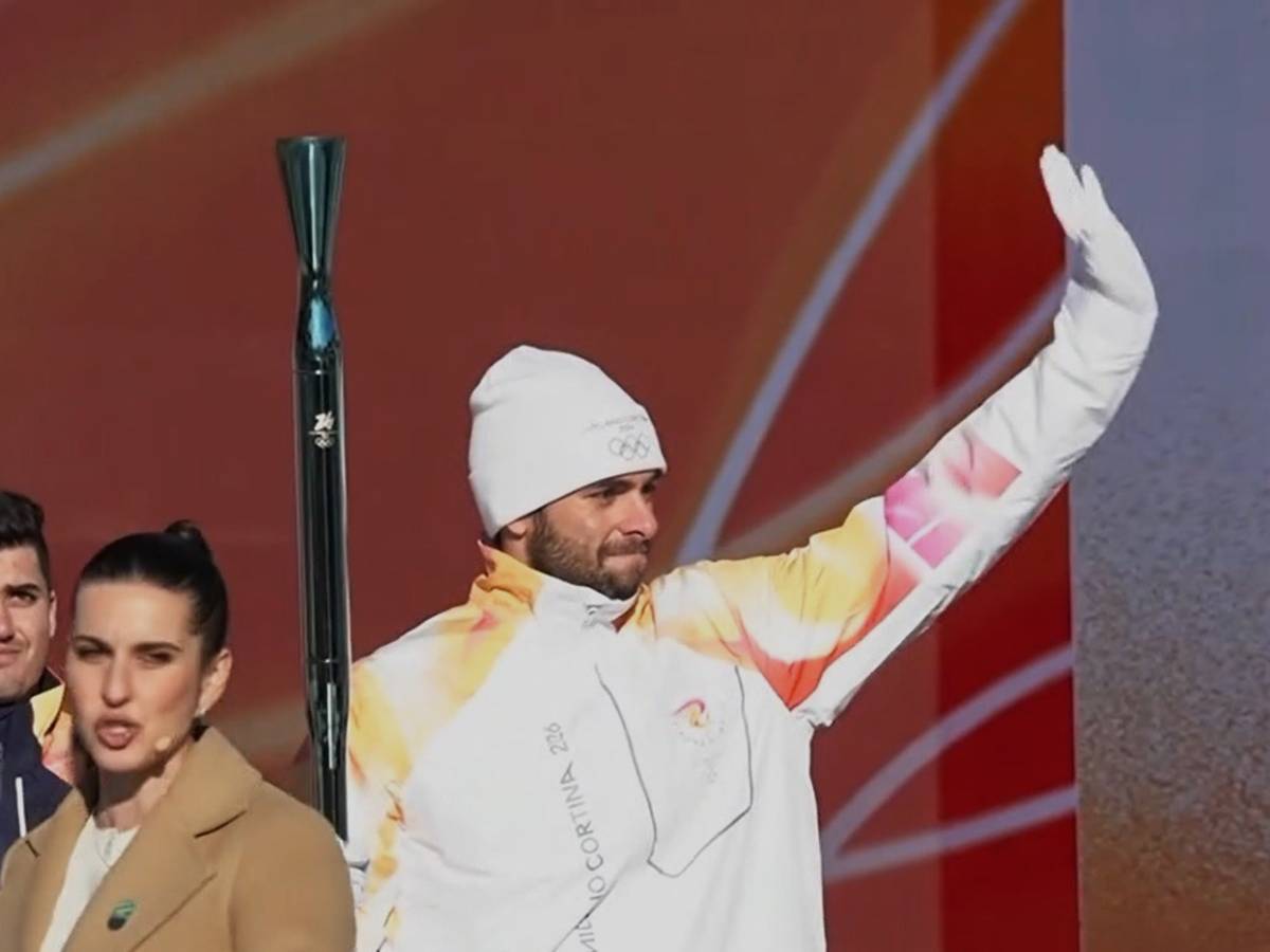 corsa per accaparrarsi le tute dei tedofori di milano cortina 2026 occhio alle truffe da Ilgiornale.it corsa per accaparrarsi le tute dei tedofori di milano cortina 2026 occhio alle truffe