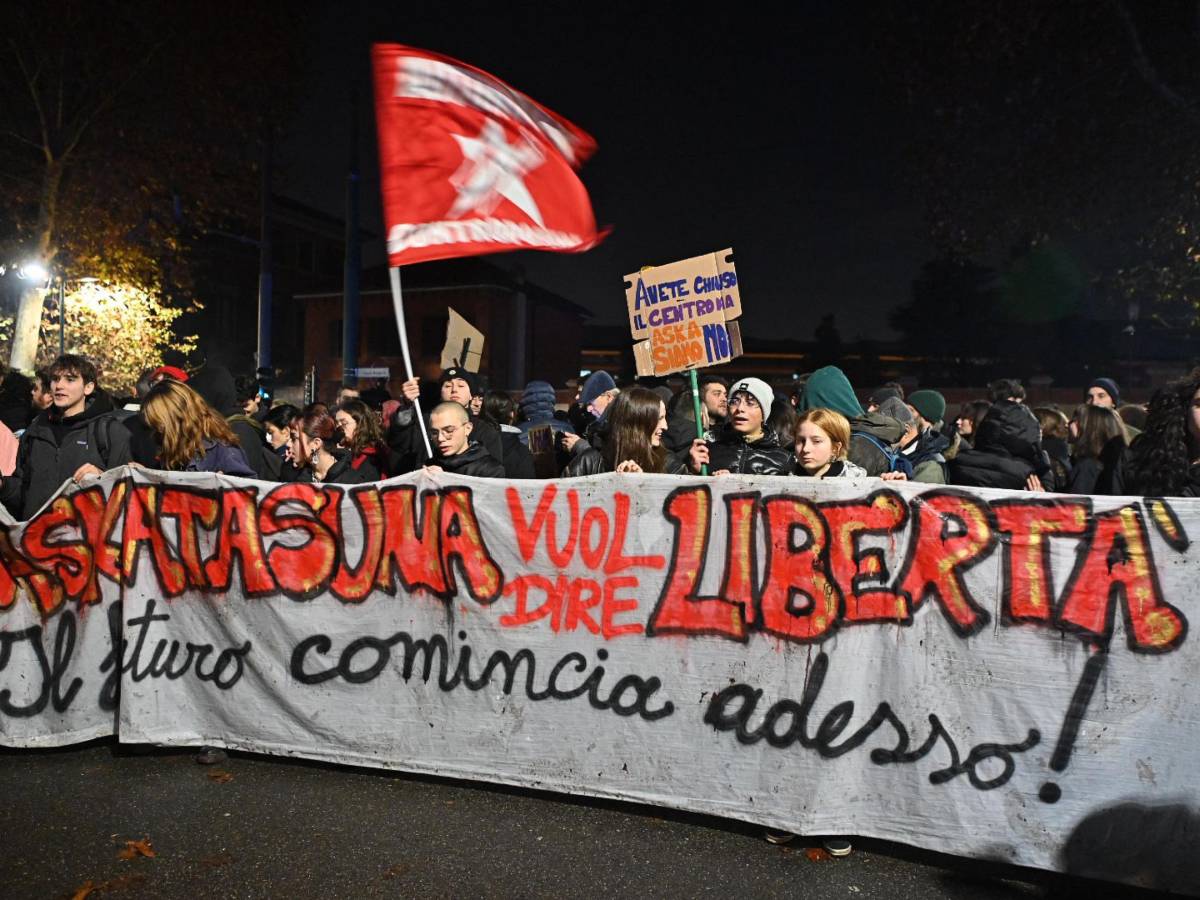 esulta il centrodestra fuori il soccorso rosso della salis e fratoianni accusa la polizia da Ilgiornale.it esulta il centrodestra fuori il soccorso rosso della salis e fratoianni accusa la polizia