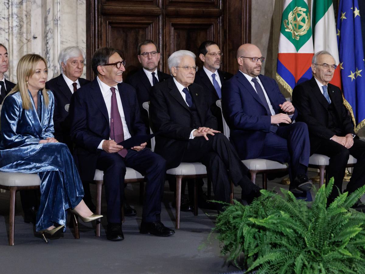 mattarella difende le spese militari sono impopolari ma necessarie da Ilgiornale.it mattarella difende le spese militari sono impopolari ma necessarie