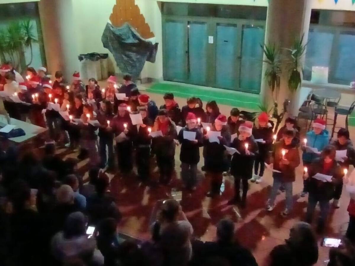 canti di natale cancellati dalla scuola escludevano tanti bambini ma 232 polemica da Ilgiornale.it canti di natale cancellati dalla scuola escludevano tanti bambini ma 232 polemica
